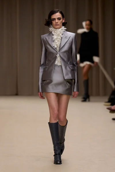 Look 5